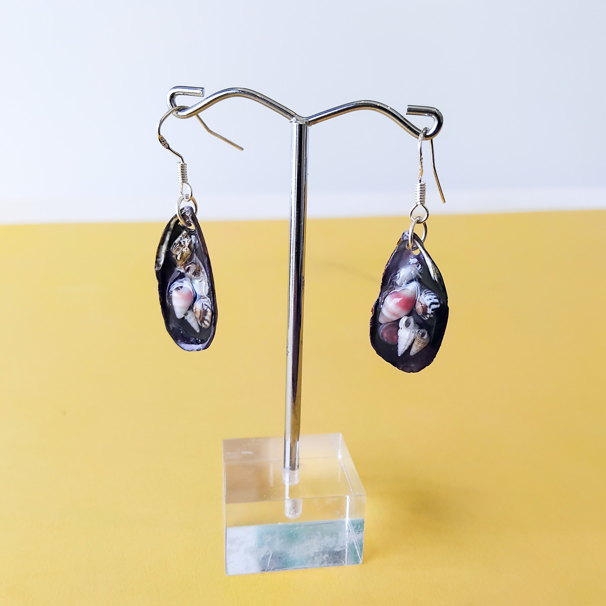 Small shell resin earrings 32 Small shell resin earrings - Hand-crafted Jewellery - Ashleigh Pugh
