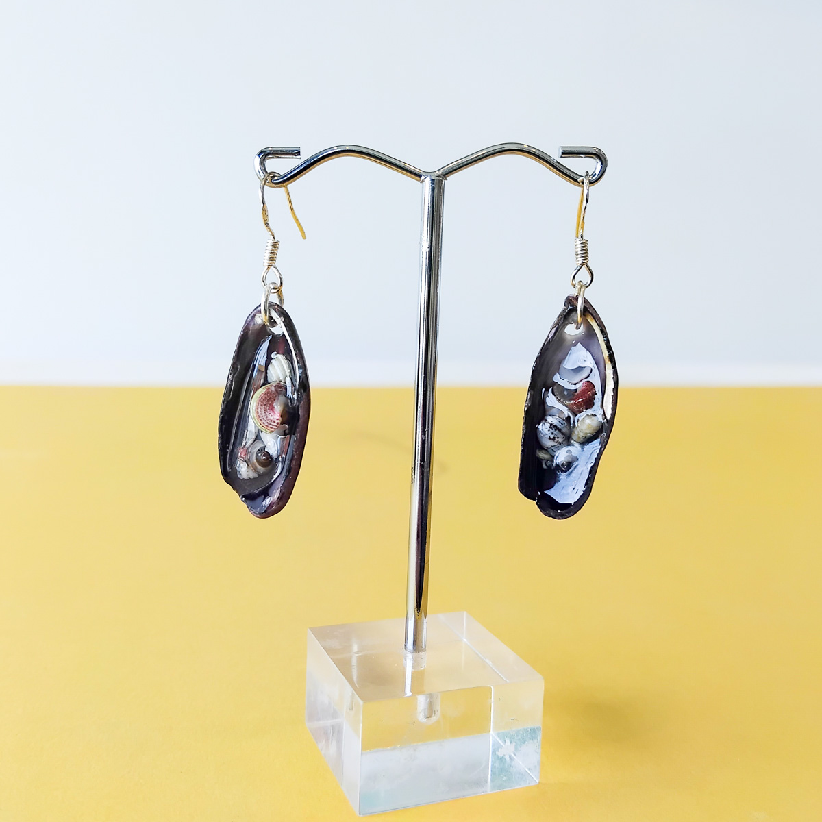 Small shell resin earrings 34 Small shell resin earrings - Hand-crafted Jewellery - Ashleigh Pugh