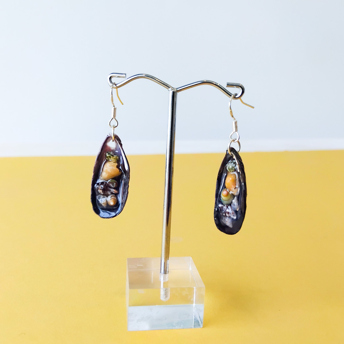 Small shell resin earrings 38 Small shell resin earrings - Hand-crafted Jewellery - Ashleigh Pugh