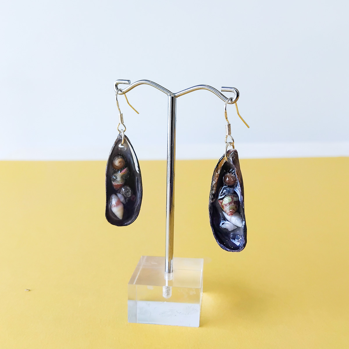 Large shell resin earrings 42 Large shell resin earrings - Hand-crafted Jewellery - Ashleigh Pugh